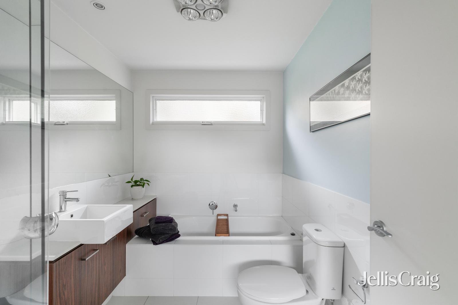 1/93 Karingal Drive, Briar Hill image 9