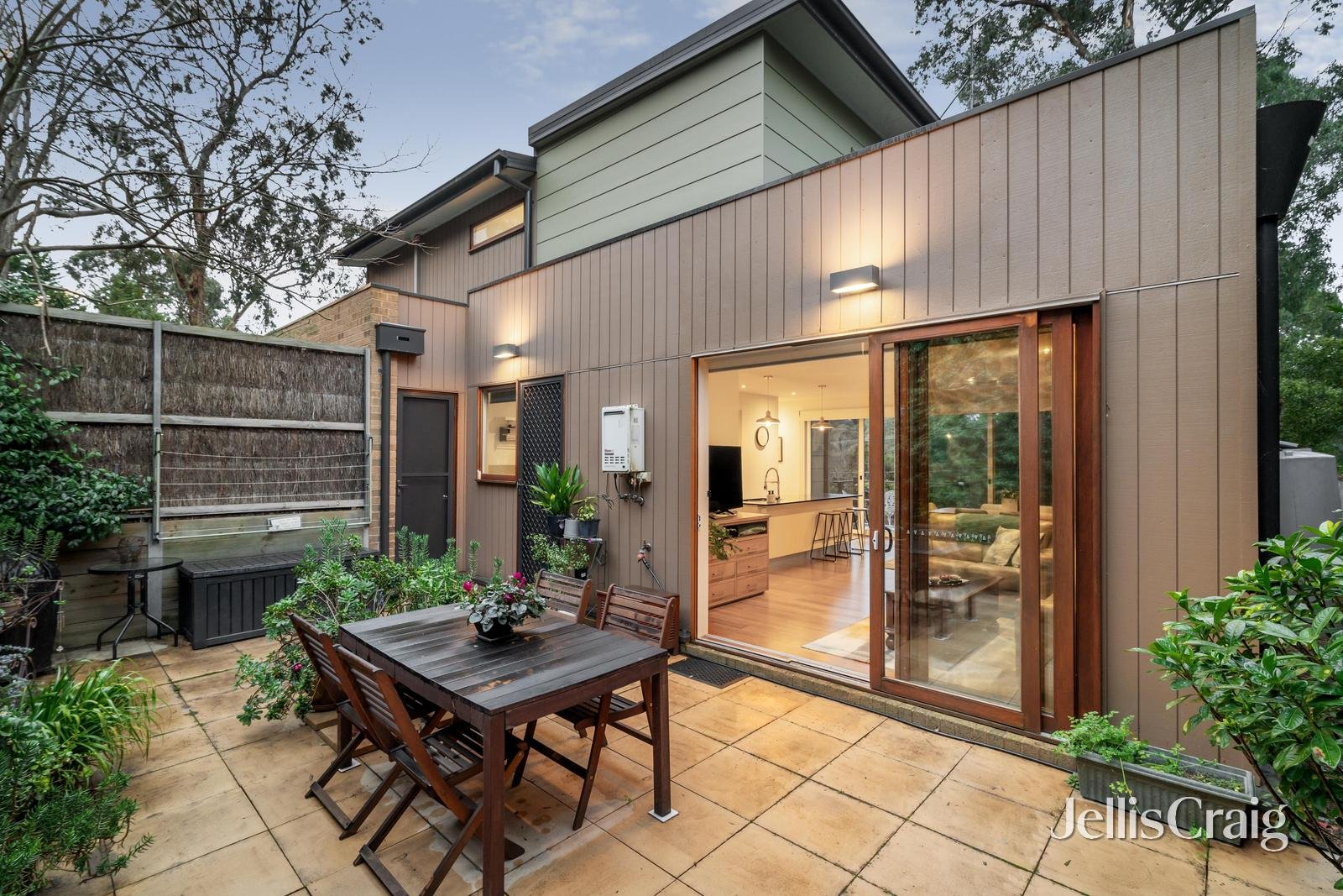 1/93 Karingal Drive, Briar Hill image 10