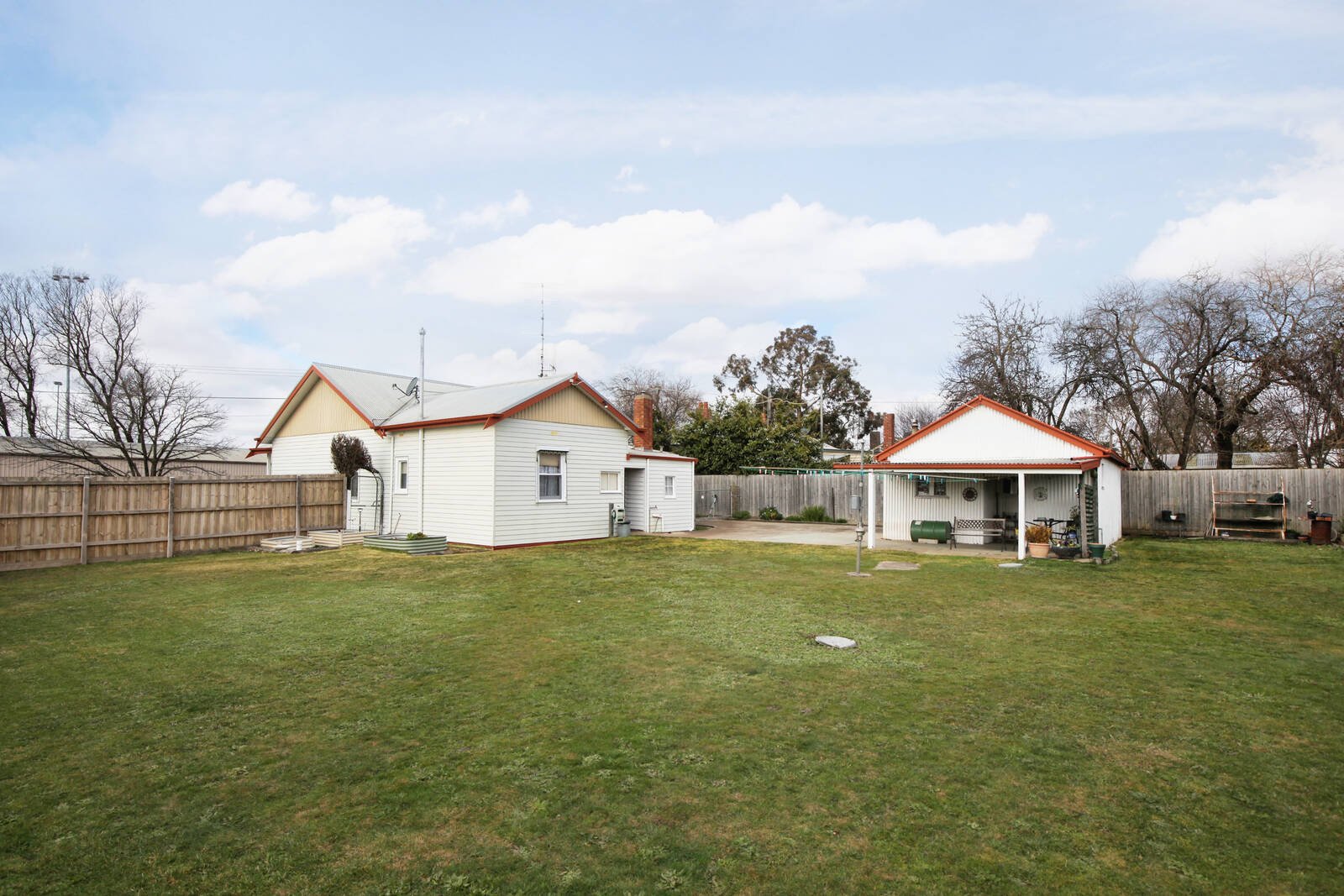 Property Gallery Thumbnail 9