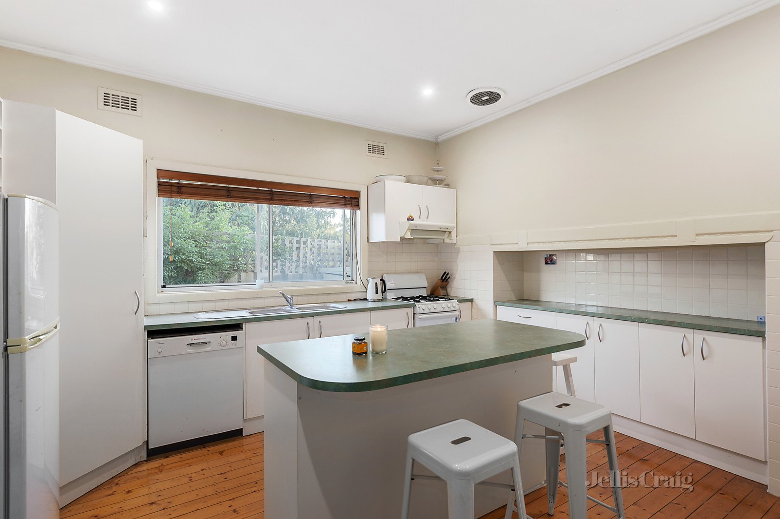 1/93 Stanley Avenue, Mount Waverley image 3