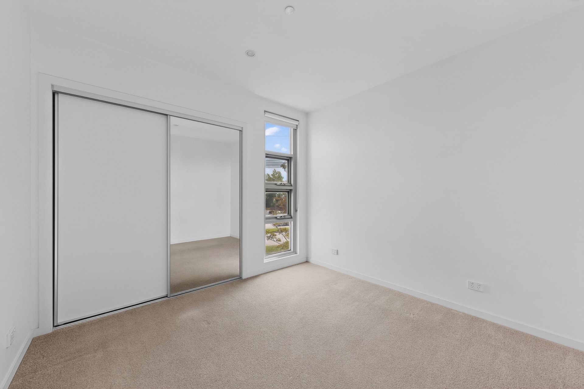 19/316 Manningham Road, Doncaster image 11