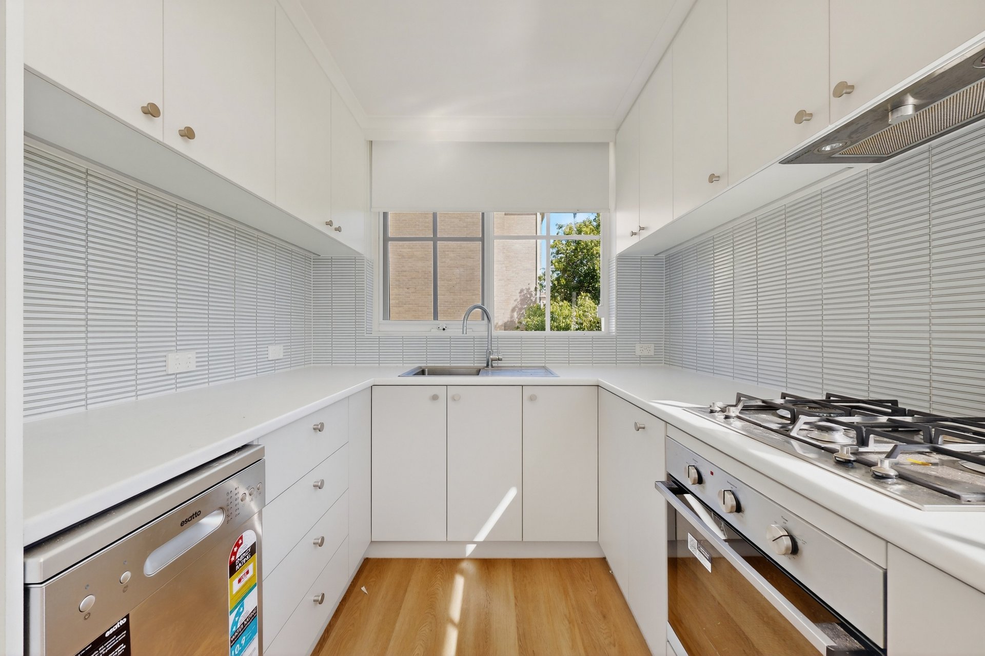 19/38a Kensington Road, South Yarra image 4