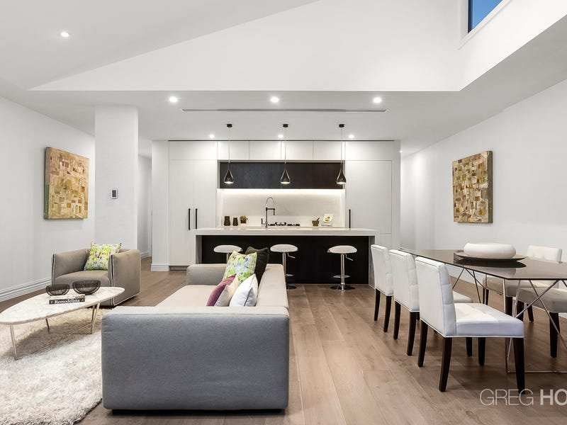194 Canterbury Road, St Kilda West image 2
