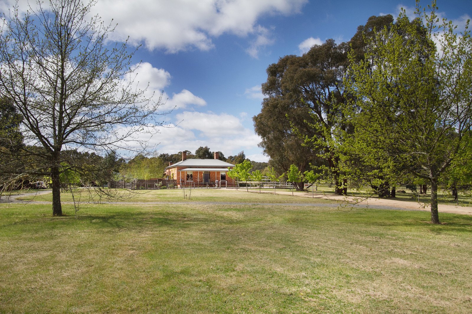 194 Edgecombe Road, Kyneton image 1