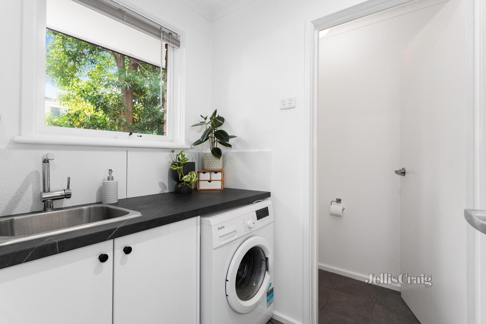 1/94 Mountain View Road, Montmorency image 6