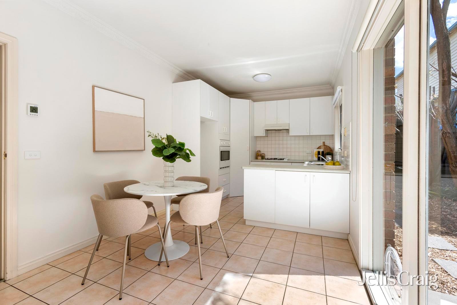 1/94 Truganini Road, Carnegie image 3