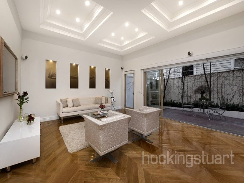 1/94 Warrigal Road, Surrey Hills image 3