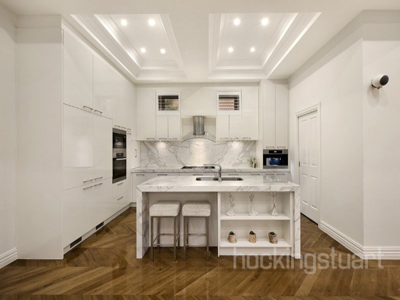 1/94 Warrigal Road, Surrey Hills image 4