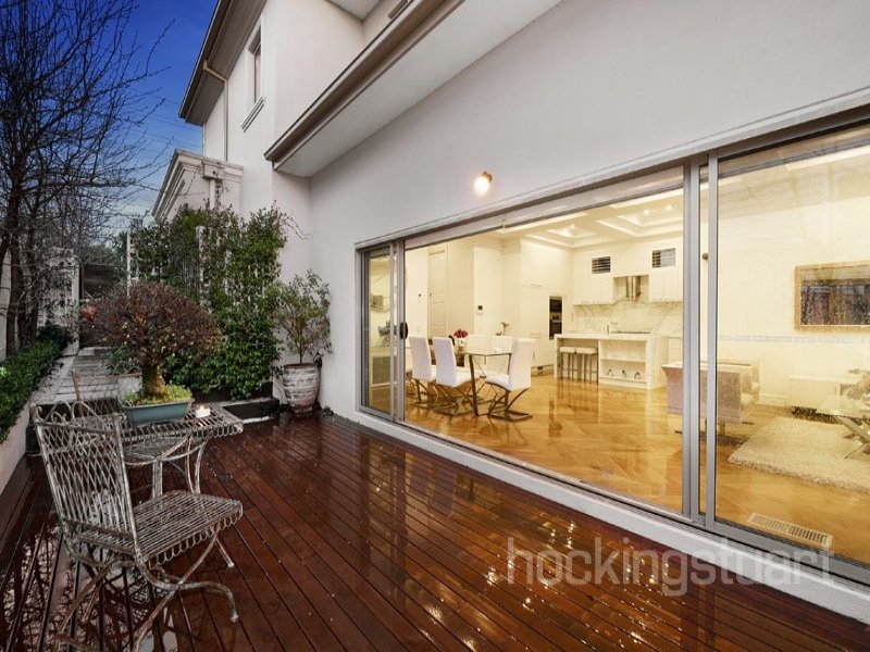 1/94 Warrigal Road, Surrey Hills image 10