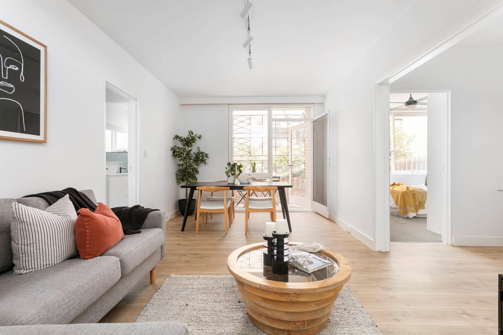 Property Gallery Thumbnail 3