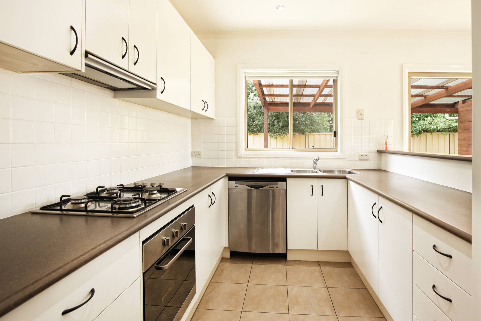 Property Gallery Thumbnail 3