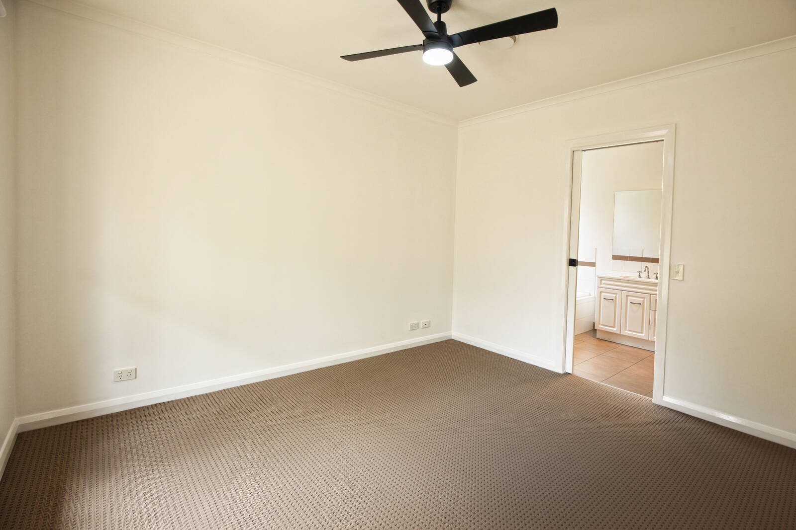 Property Gallery Thumbnail 7