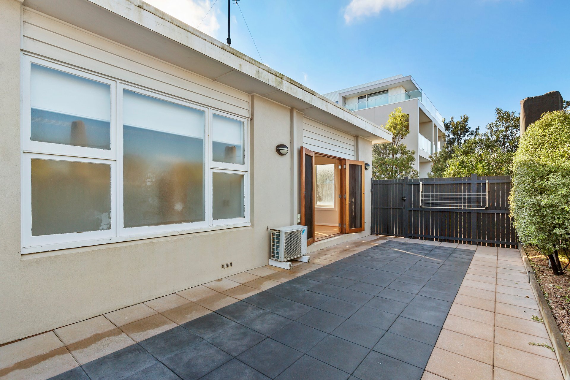 Property Gallery Thumbnail 3