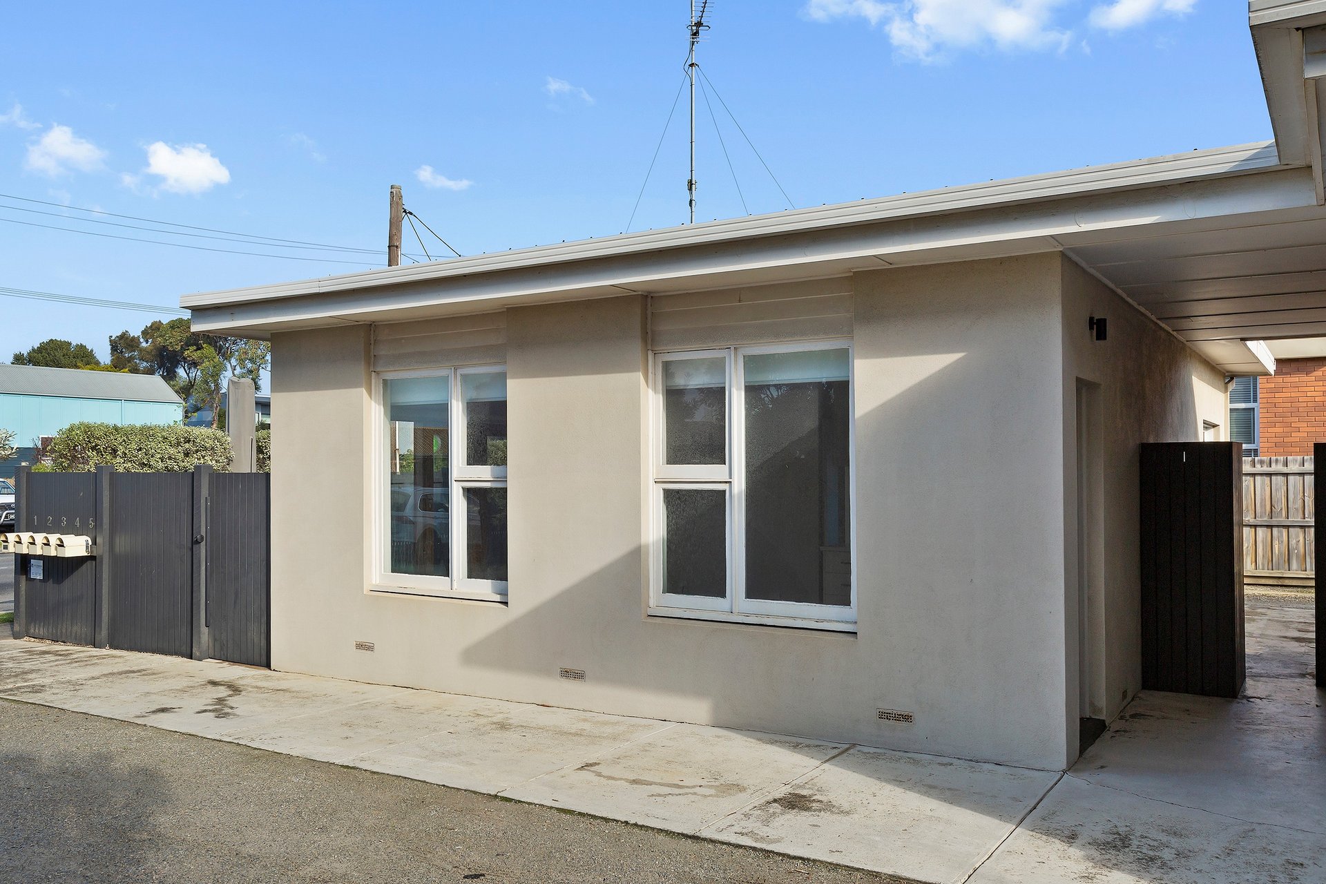 Property Gallery Thumbnail 9