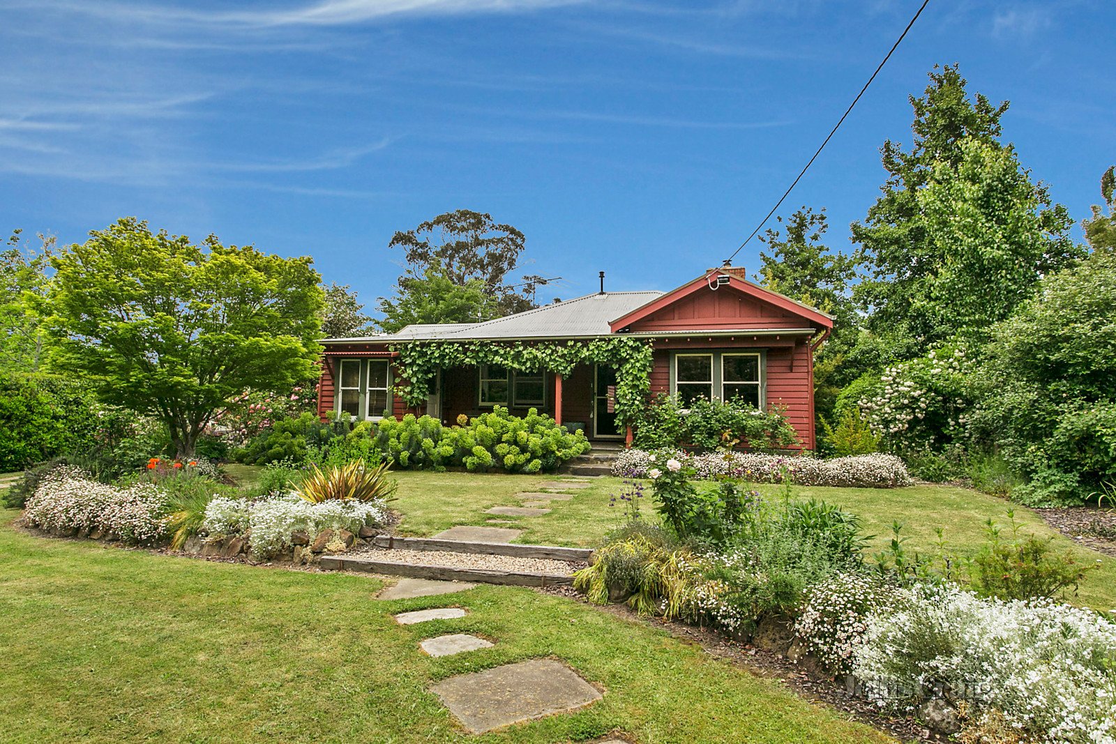 1951 Mount Macedon Road, Woodend image 1