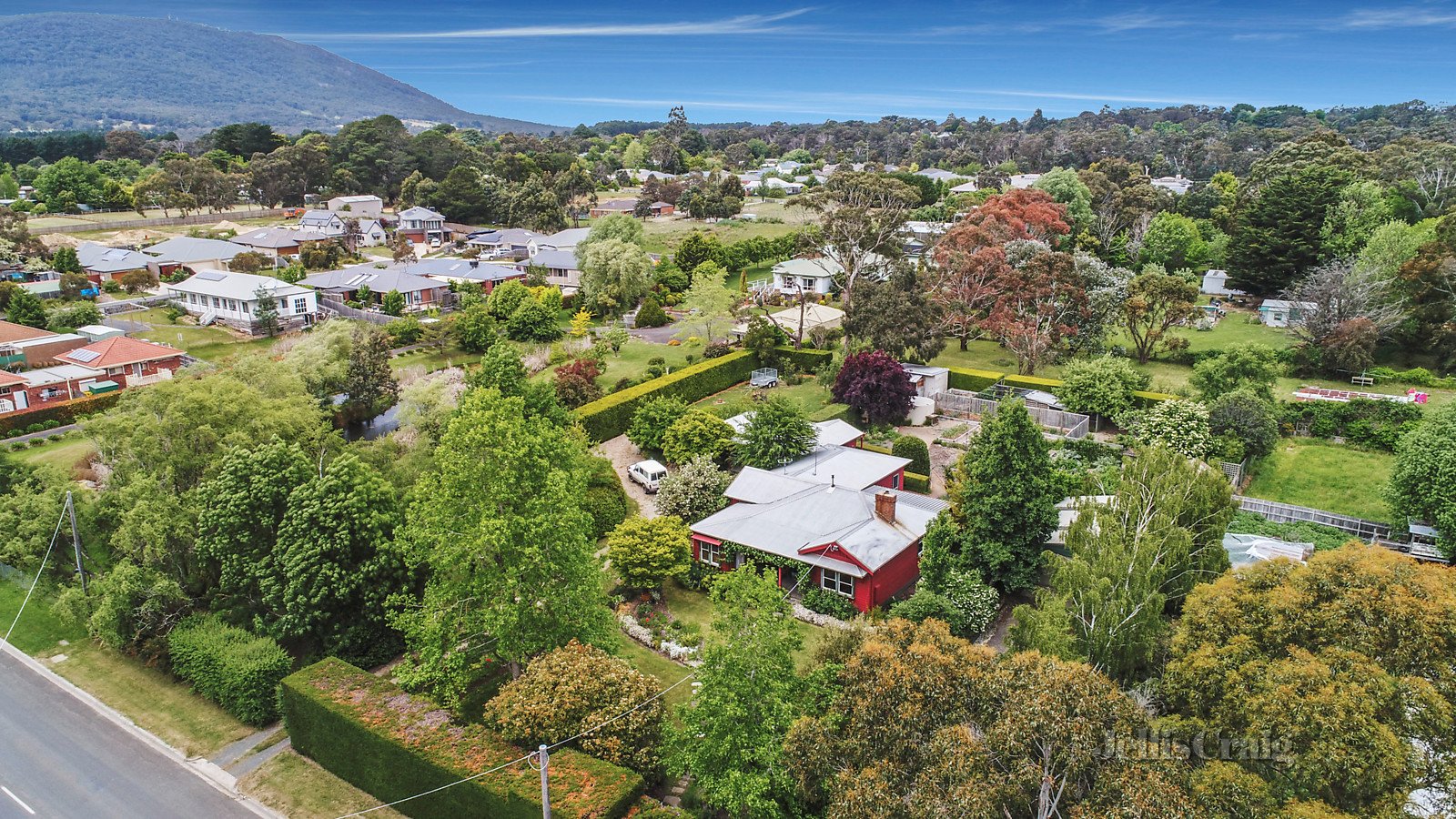 1951 Mount Macedon Road, Woodend image 2