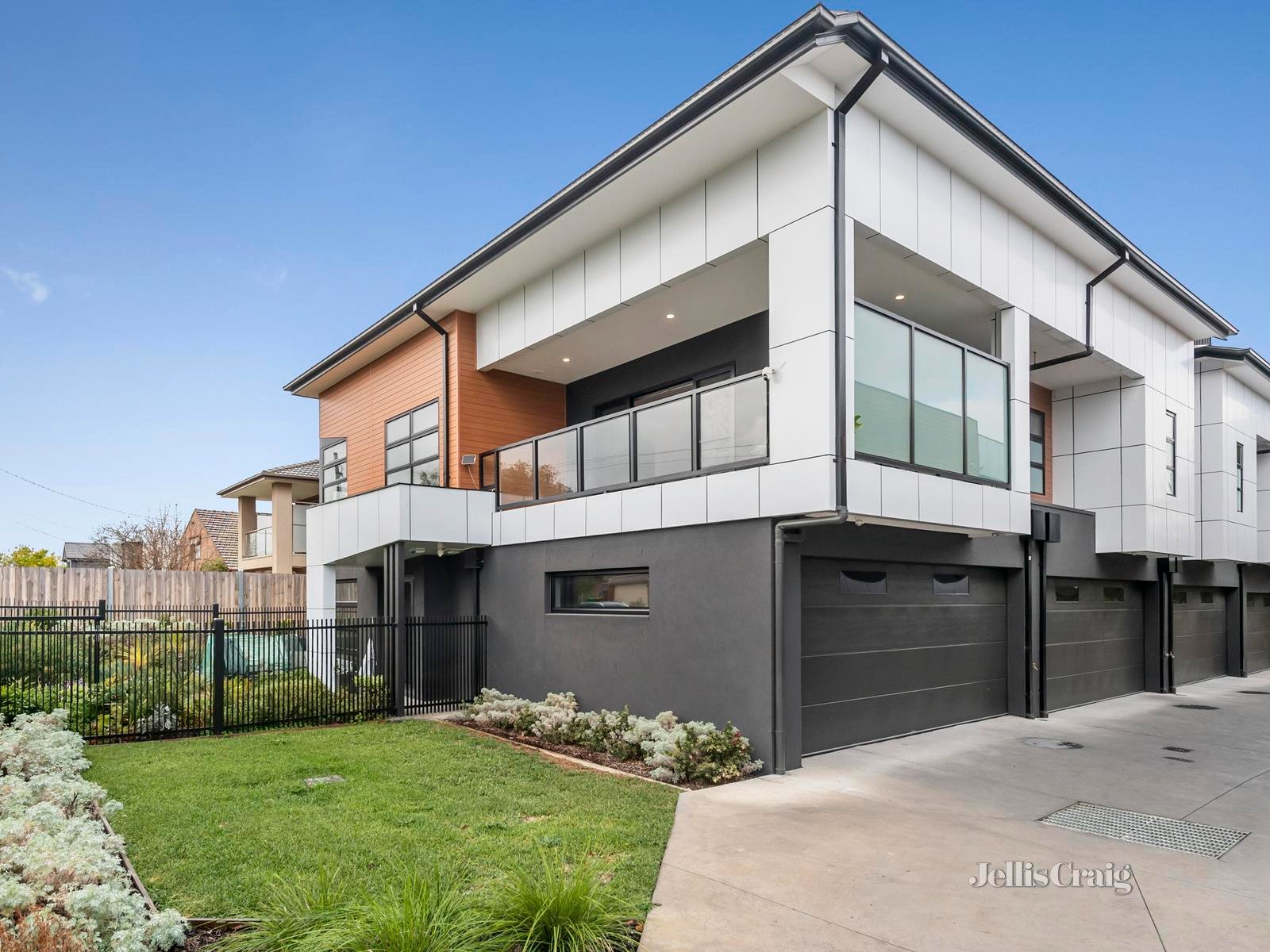 1/96 Beverley Street, Doncaster East image 10