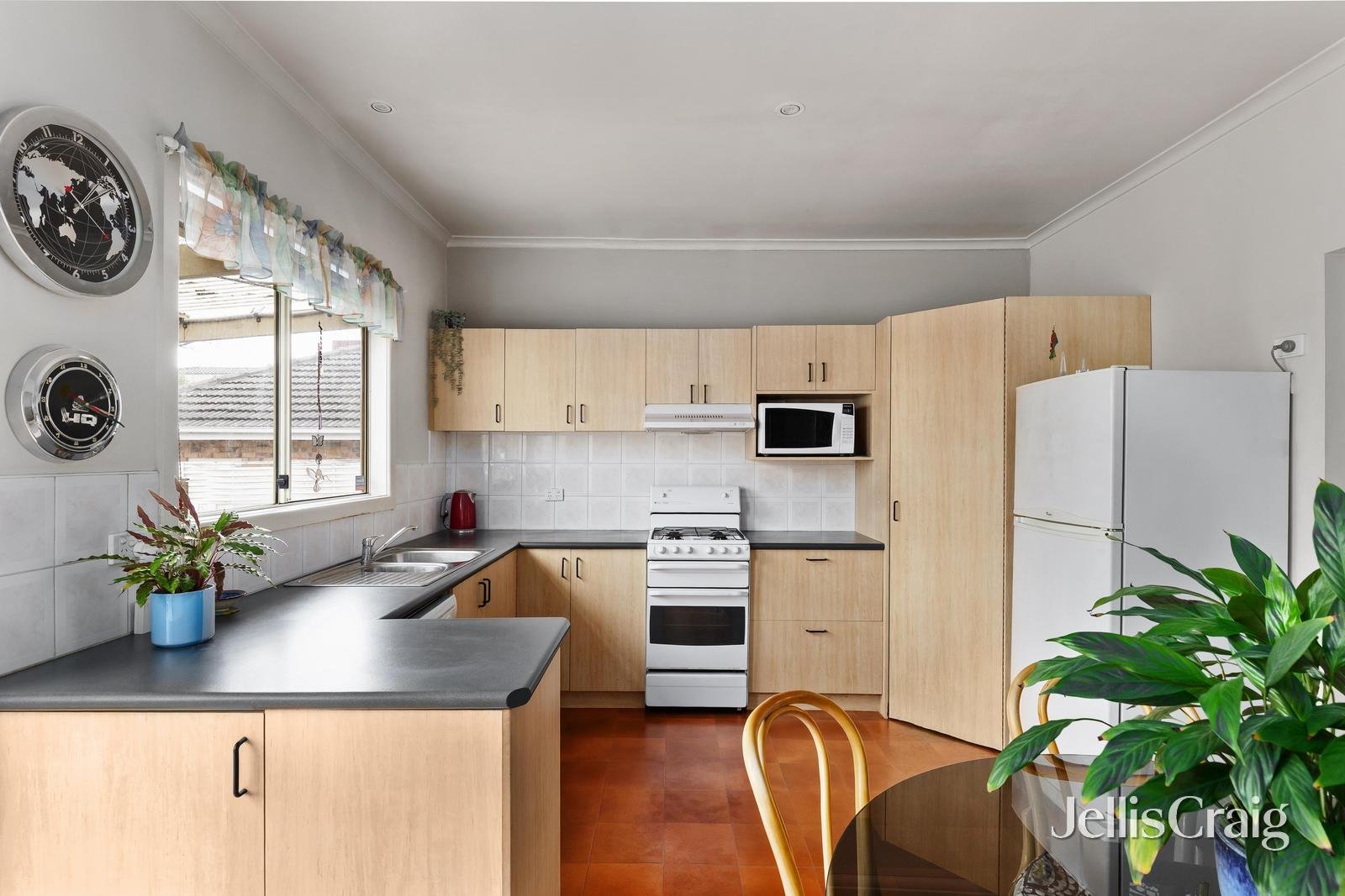 1/96 Castlewood Street, Bentleigh&nbsp;East image 4