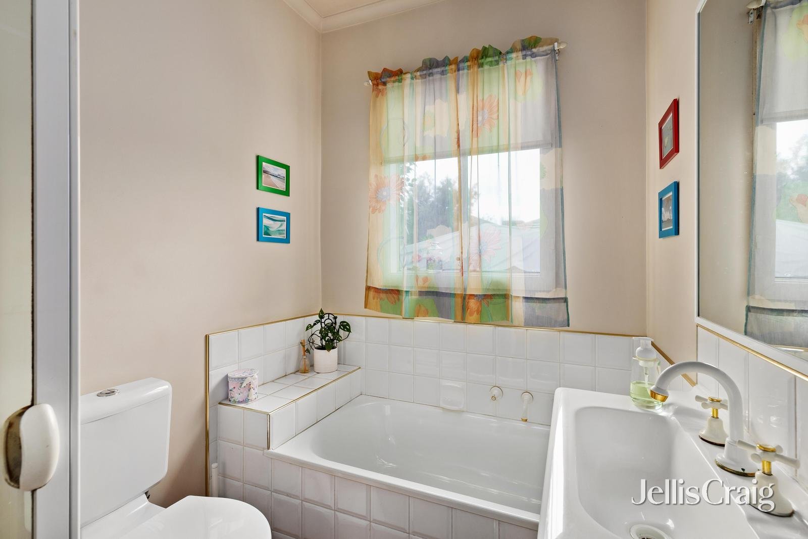 1/96 Castlewood Street, Bentleigh&nbsp;East image 8