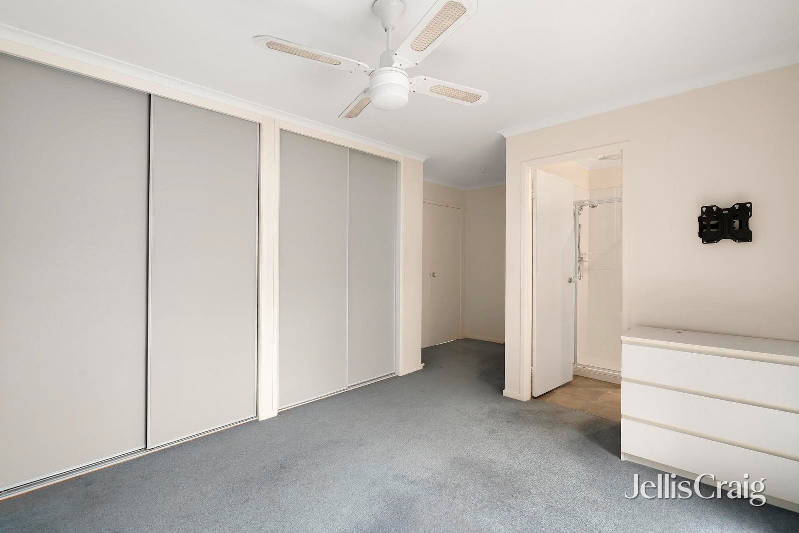 1/96 Murray Road, Croydon image 5