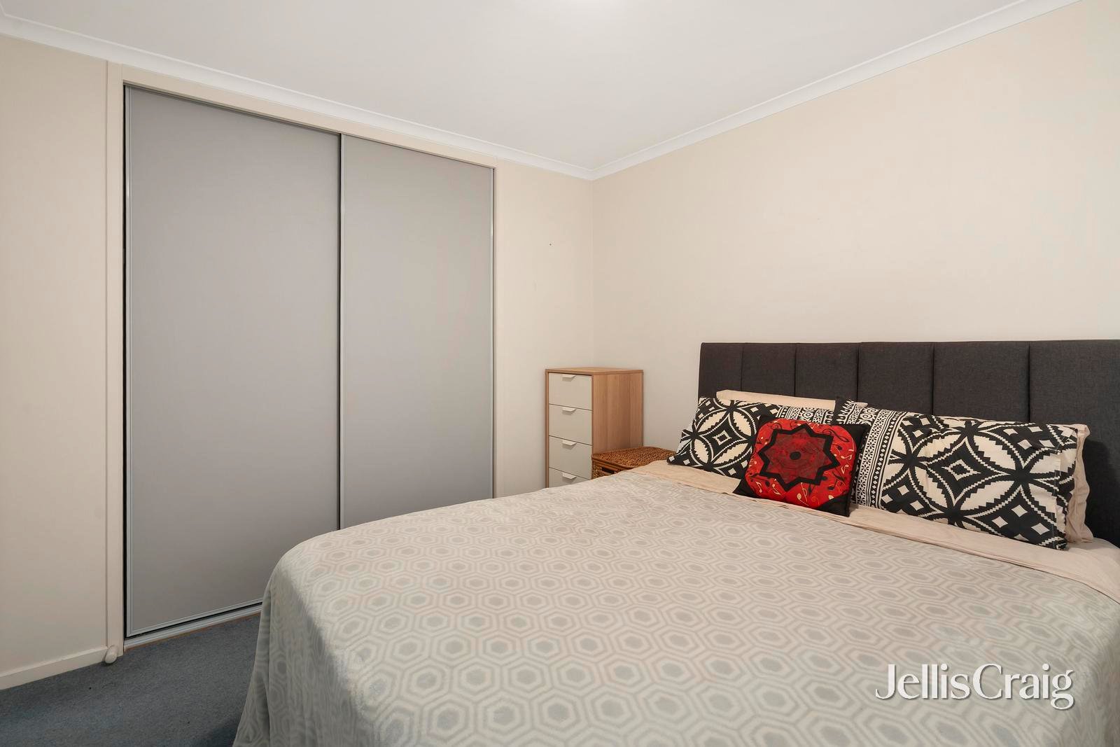 1/96 Murray Road, Croydon image 7