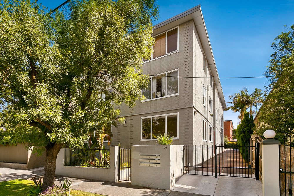 1/97 Spray Street, Elwood image 3