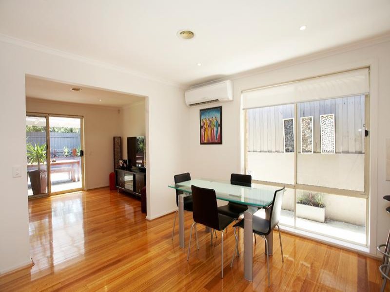 1/98 Belmore Road, Balwyn image 3