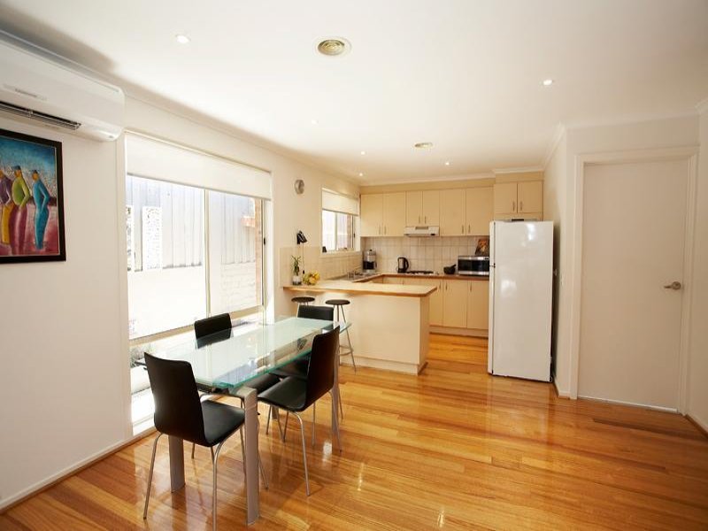 1/98 Belmore Road, Balwyn image 4