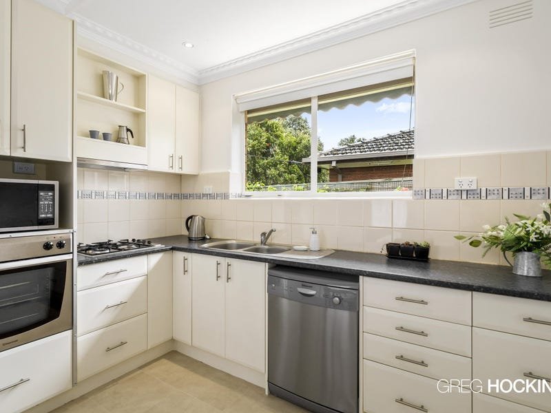 1/98 Railway Place, Williamstown image 4