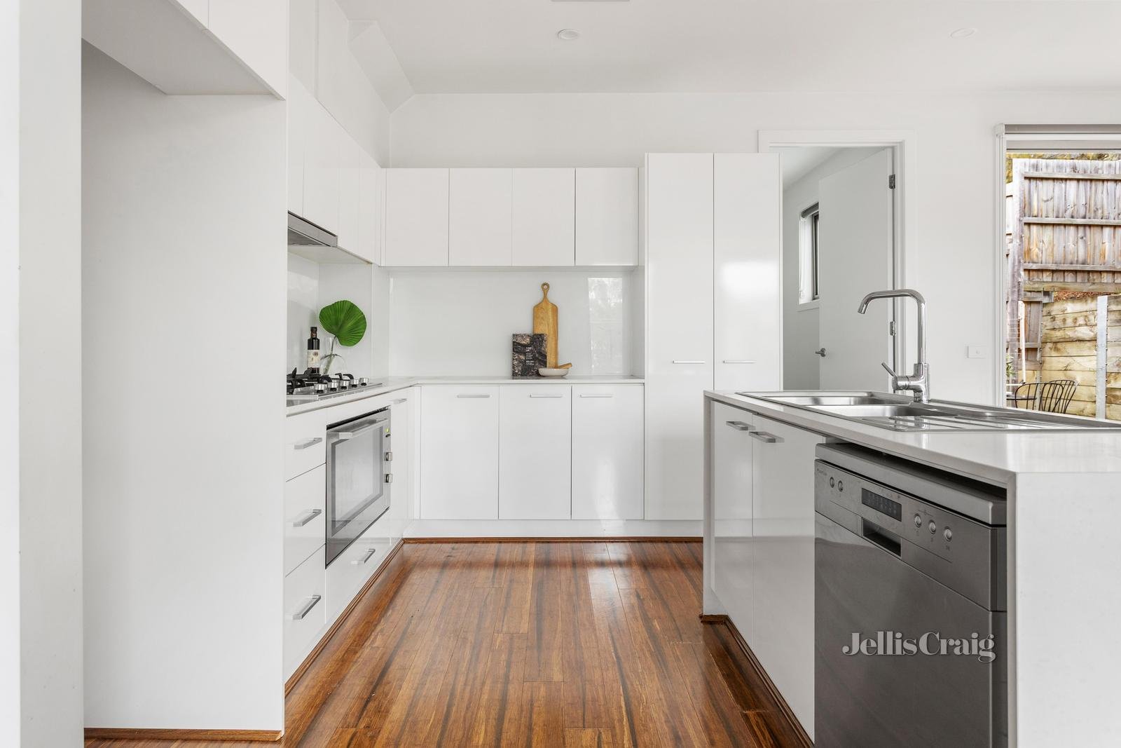 198 Sherbourne Road, Montmorency image 3