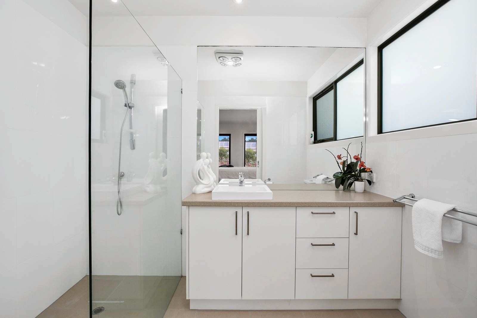 Property Gallery Thumbnail 8