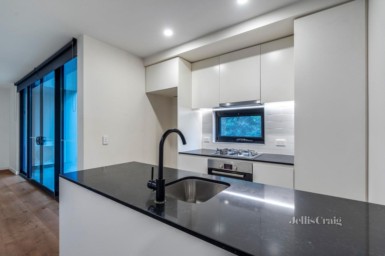 19/82 Bulla Road, Strathmore image 6