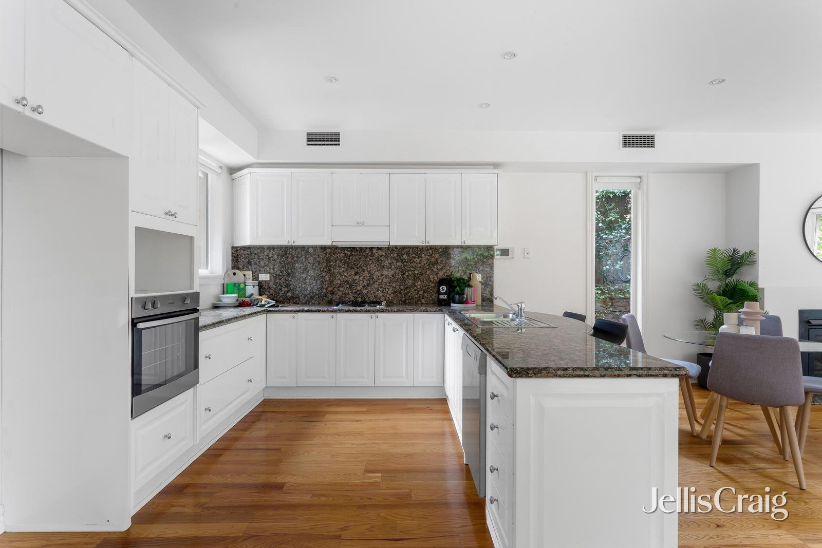 19a Kaikoura Avenue, Hawthorn&nbsp;East image 4