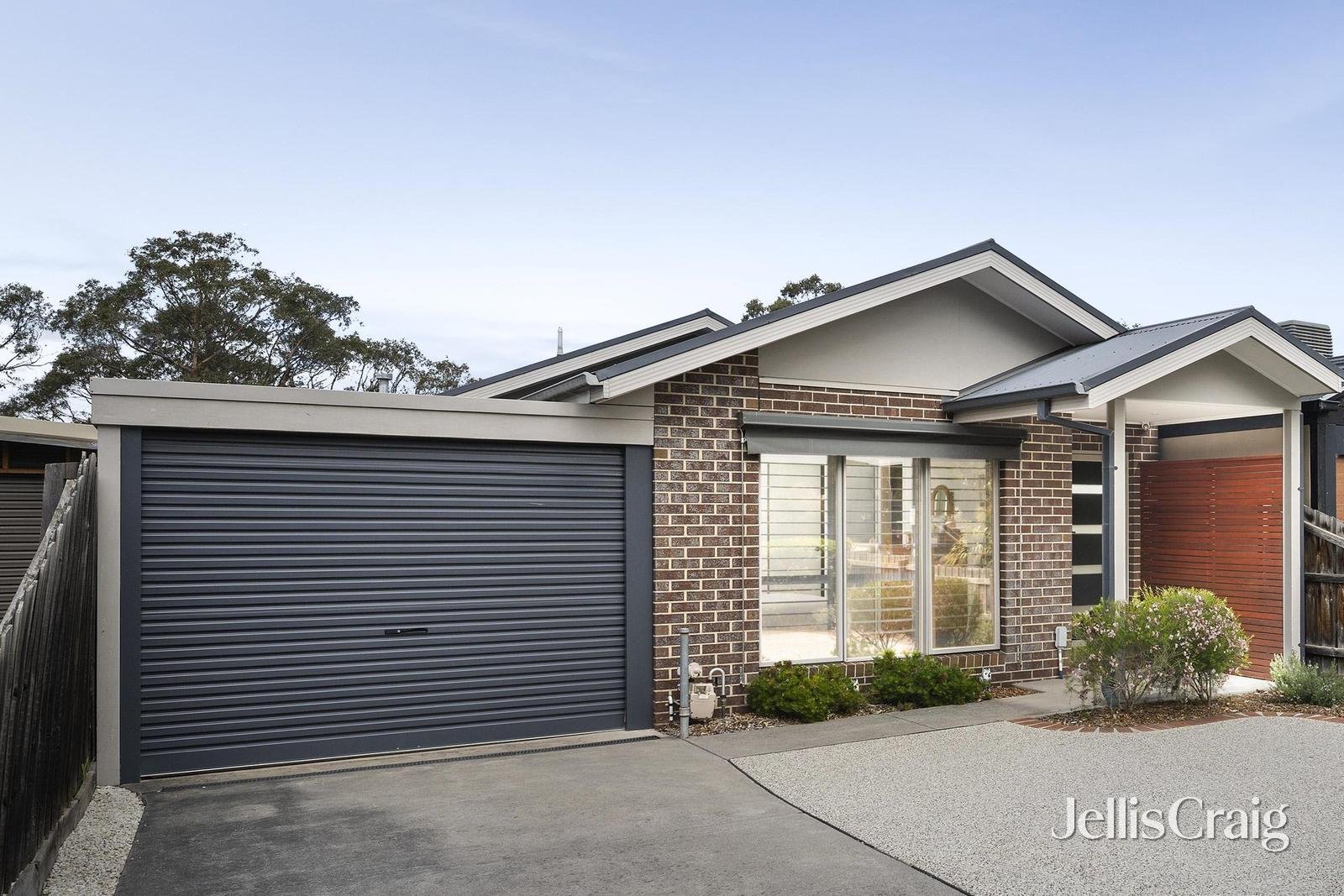 19A Landstrom Quadrant, Kilsyth image 1