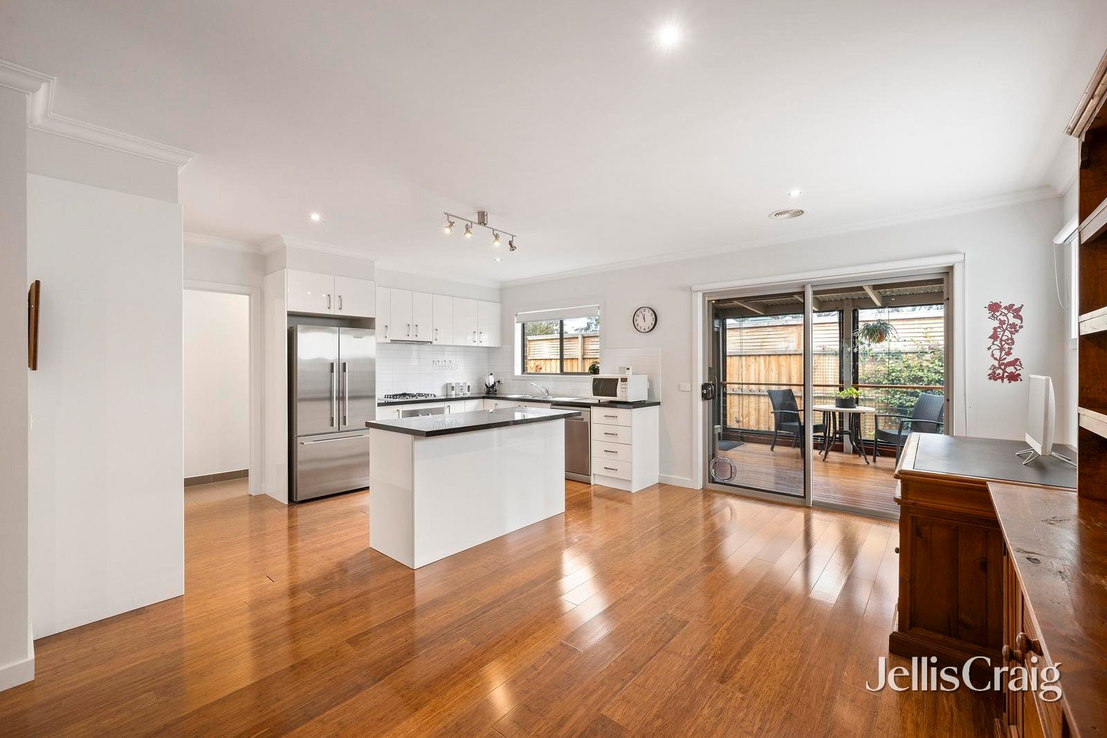 19A Landstrom Quadrant, Kilsyth image 3