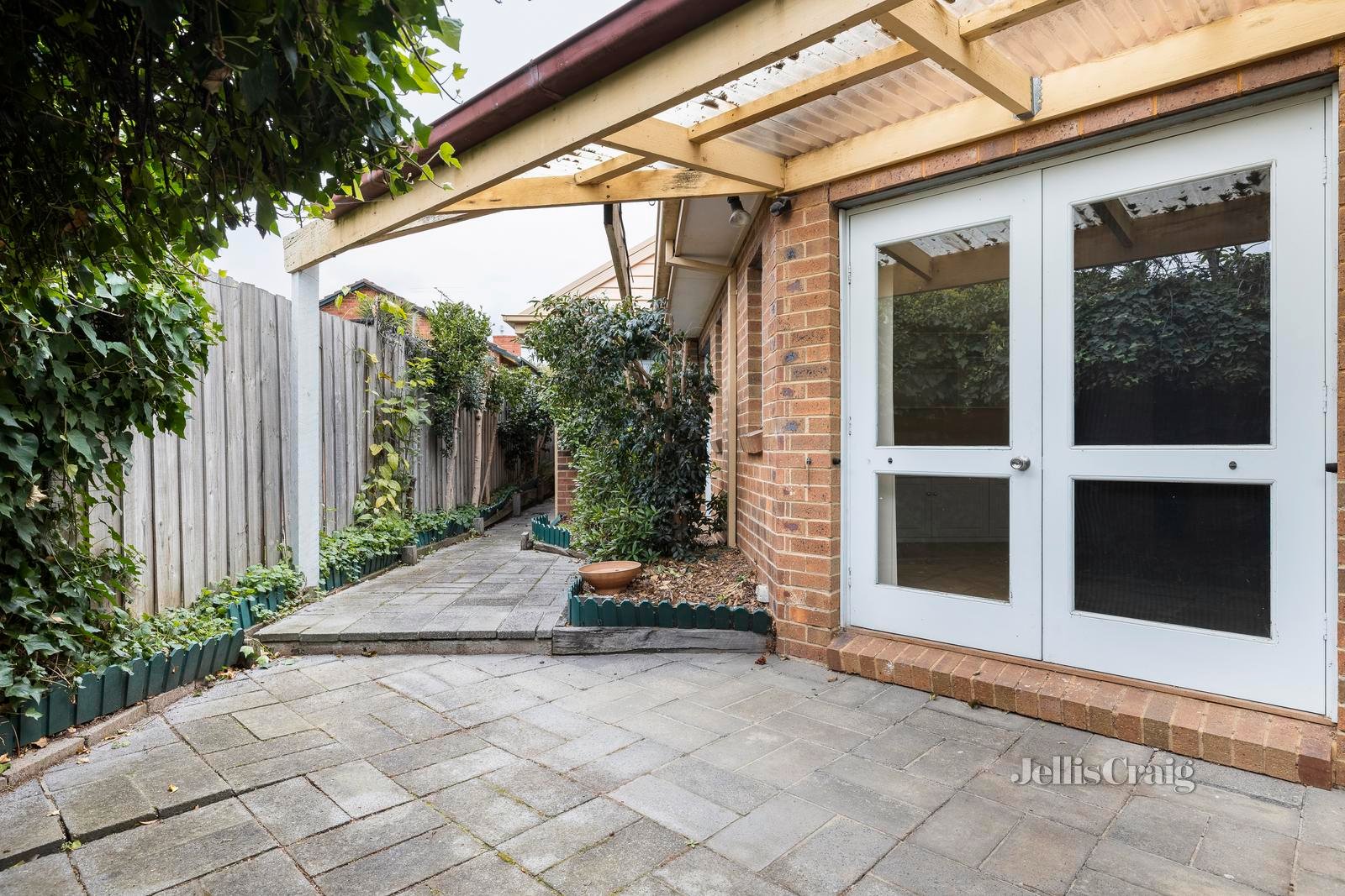 19a Lawson Parade, Heidelberg Heights image 5