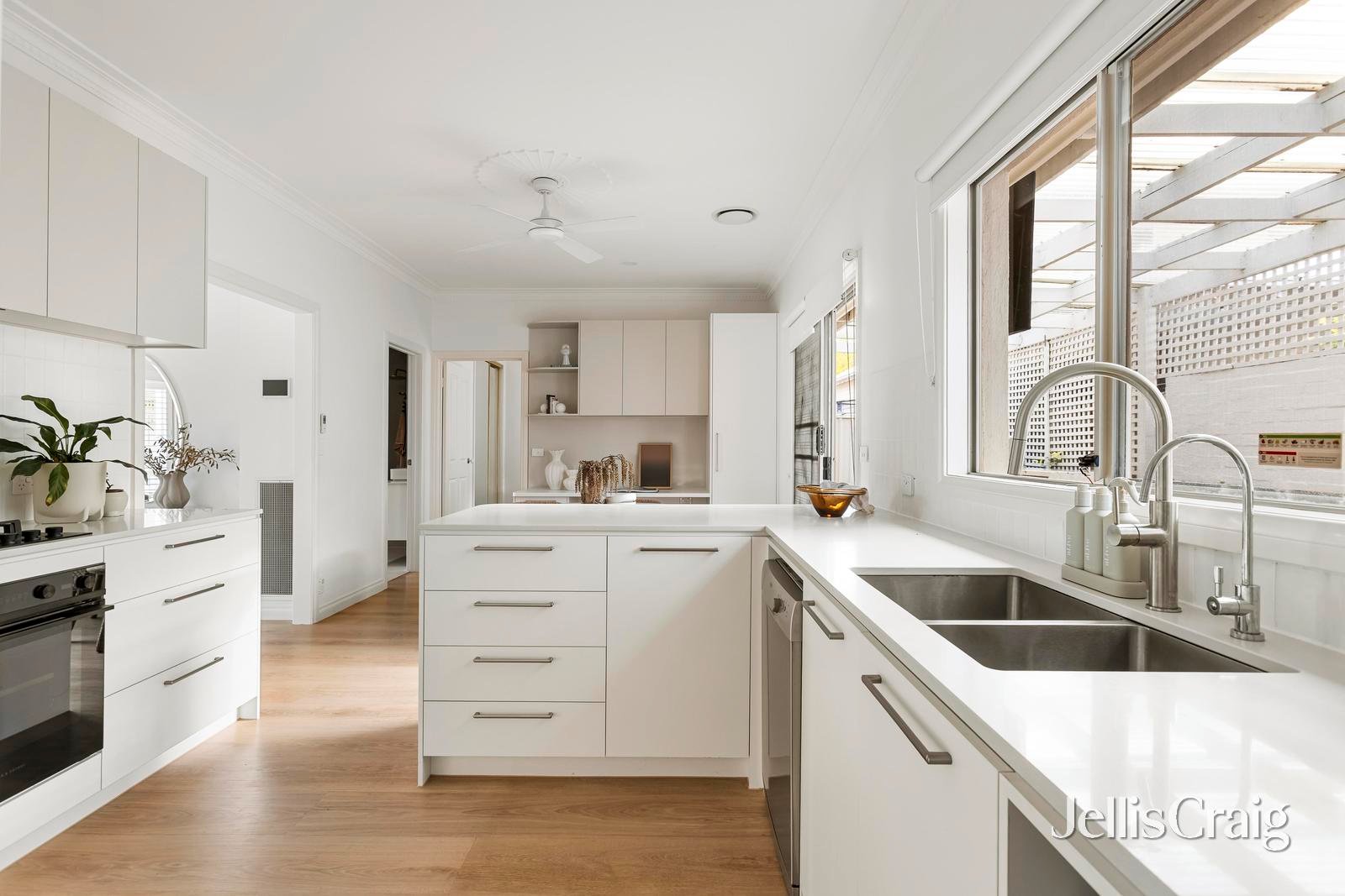 19A The Crescent, Highett image 7