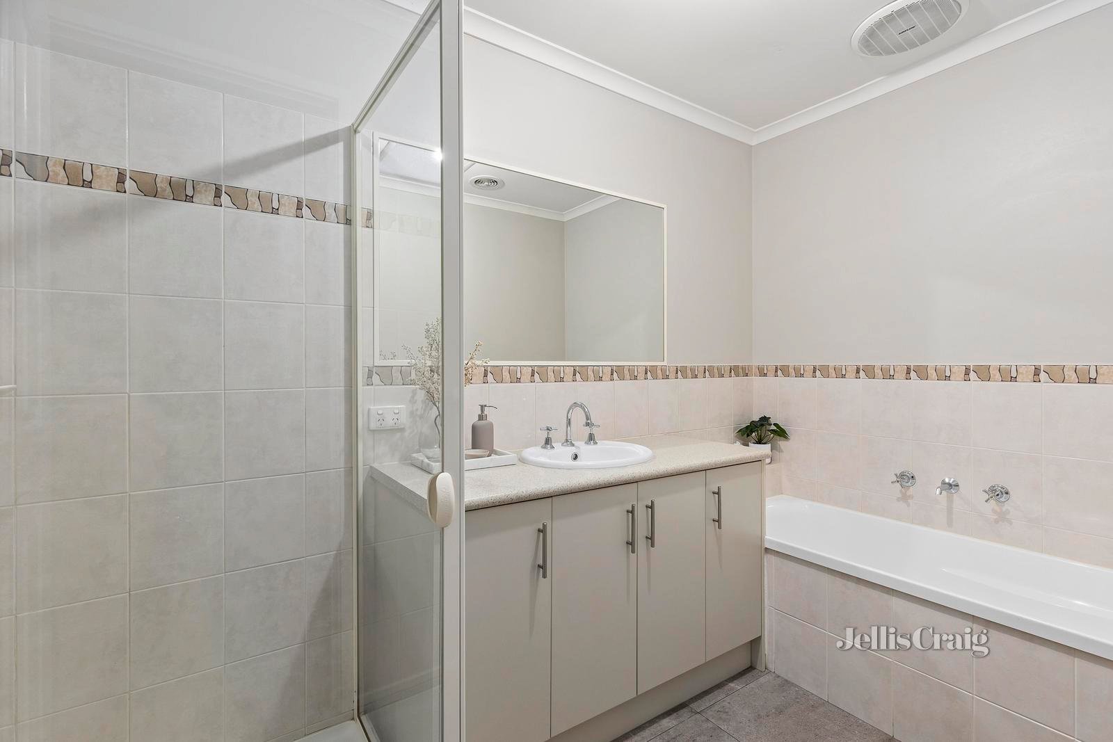 1a Aminga Court, Croydon image 11