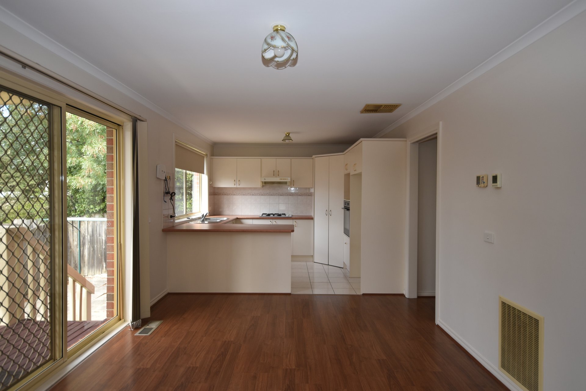1/A Bathurst Street, Mooroolbark image 2