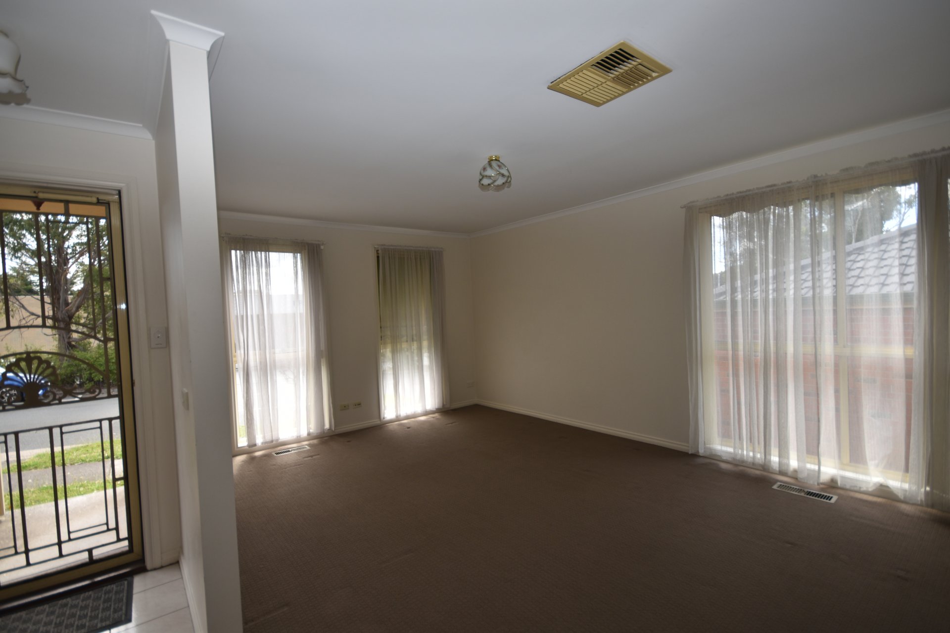 1/A Bathurst Street, Mooroolbark image 6