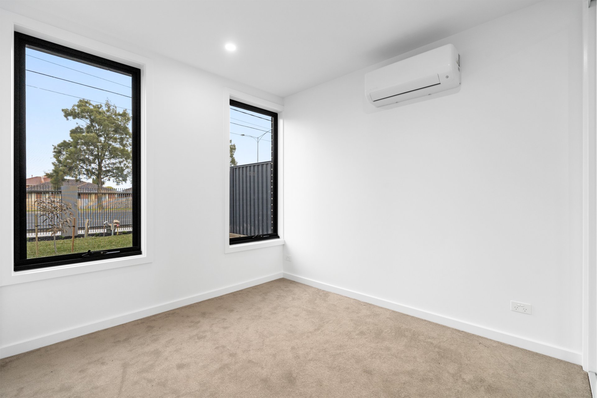 Property Gallery Thumbnail 2