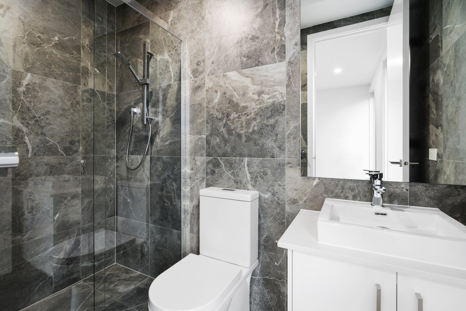 Property Gallery Thumbnail 3