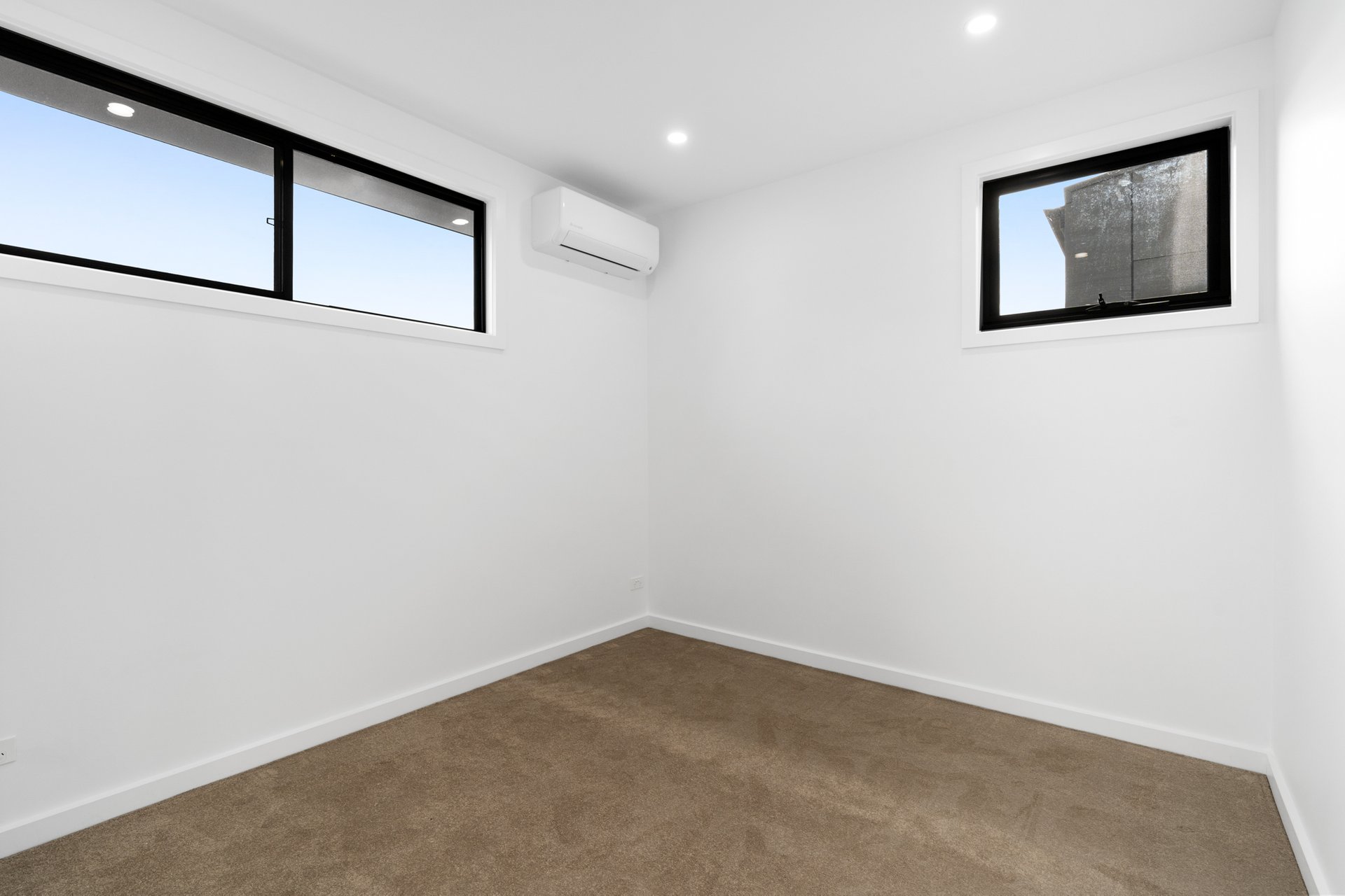 Property Gallery Thumbnail 4