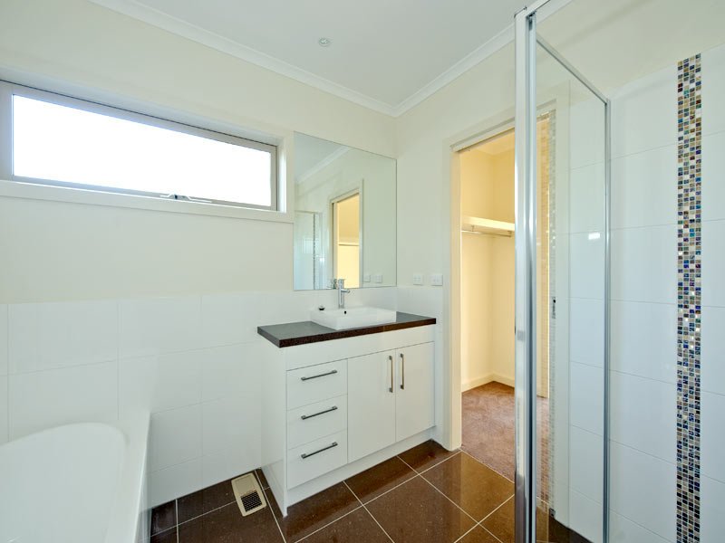 1a Bond Avenue, Blackburn South image 4