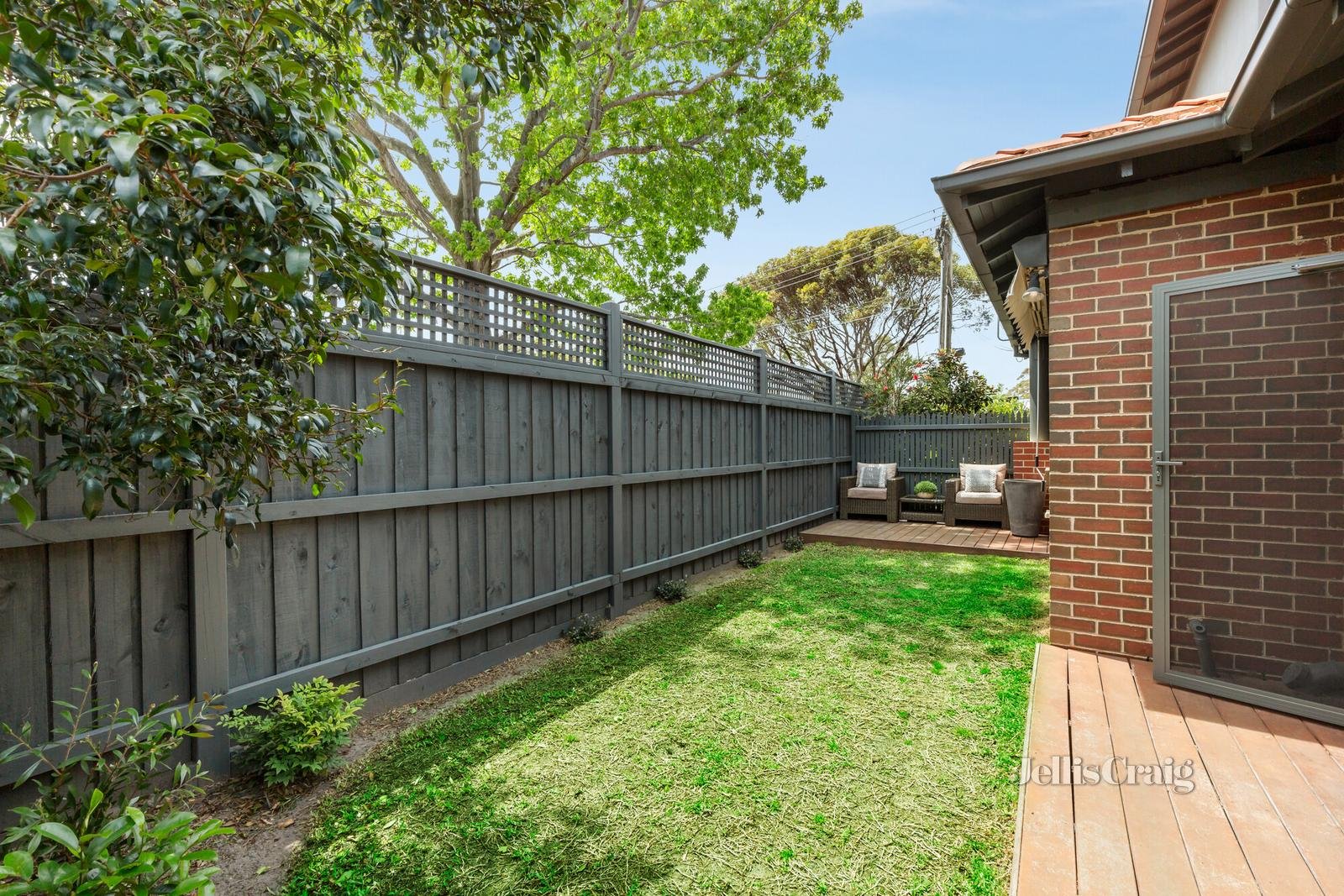 1A Bronte Court, Hampton image 9