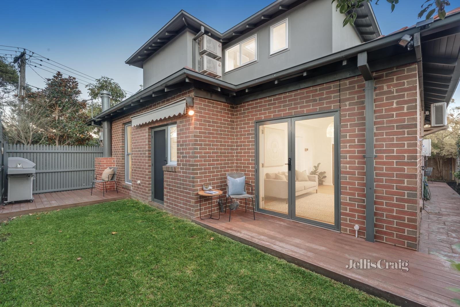 1A Bronte Court, Hampton image 12