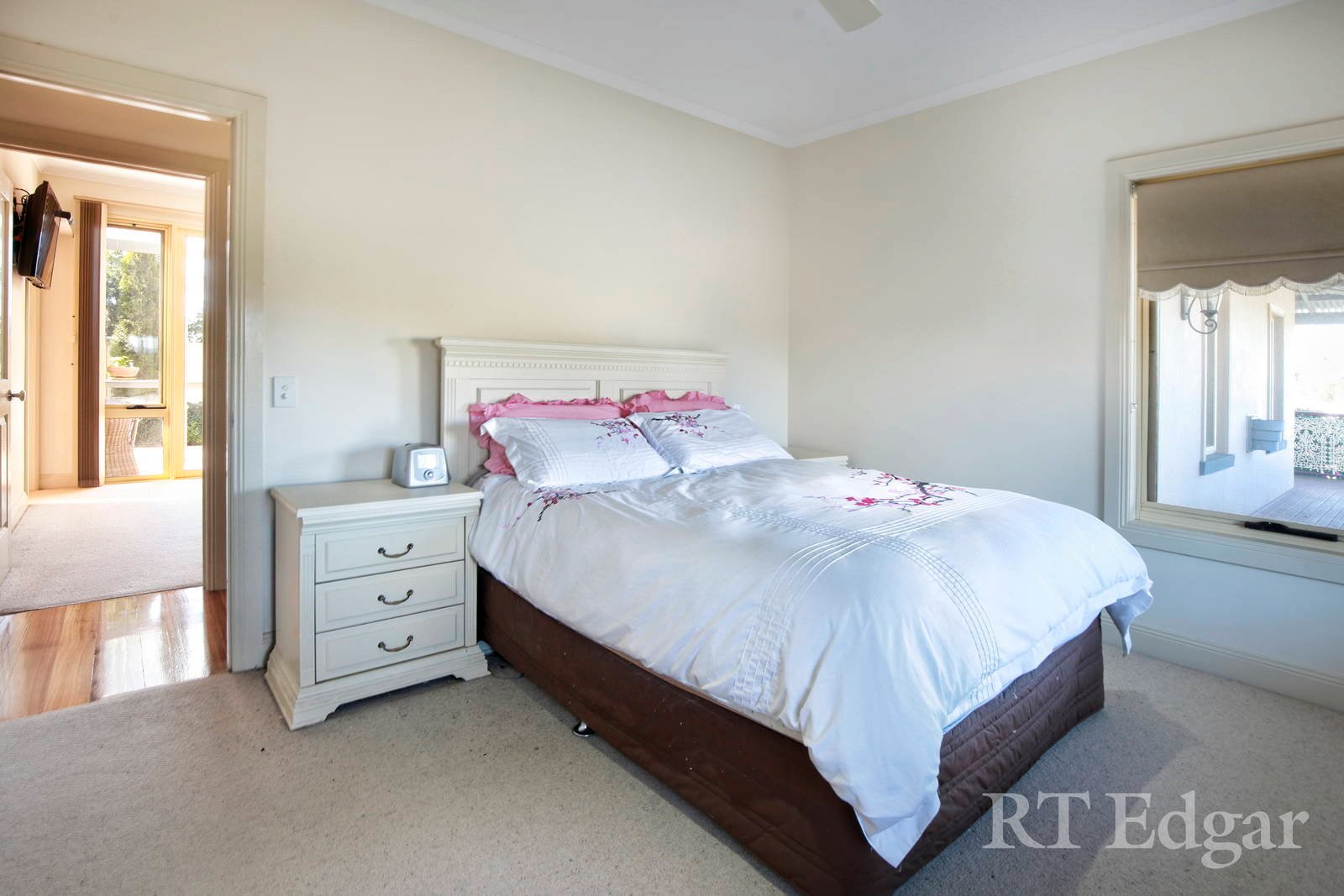 Property Gallery Thumbnail 8