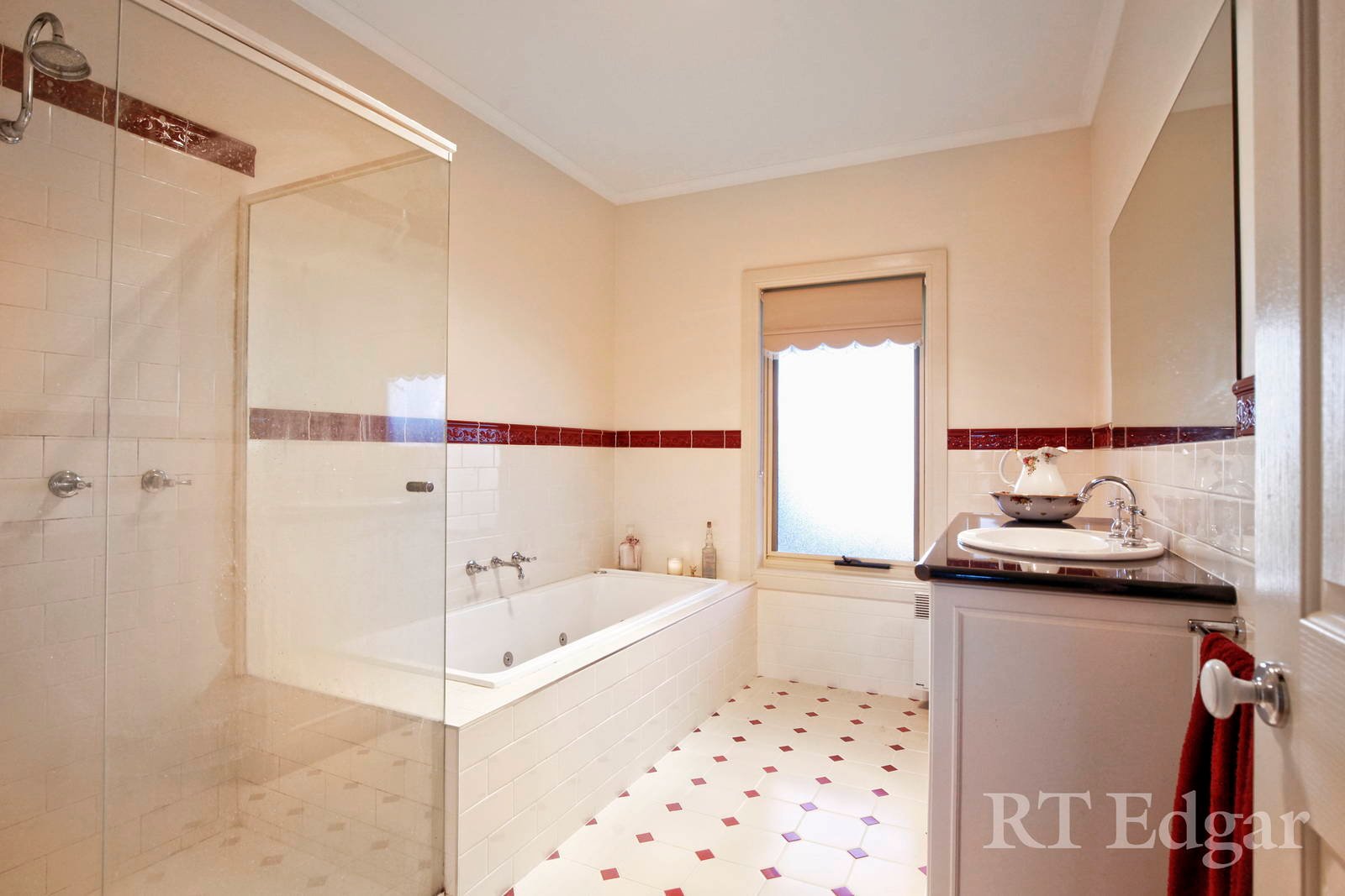 Property Gallery Thumbnail 9