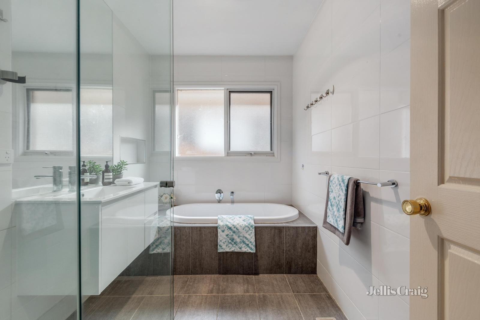1A Cherry Court, Mitcham image 5