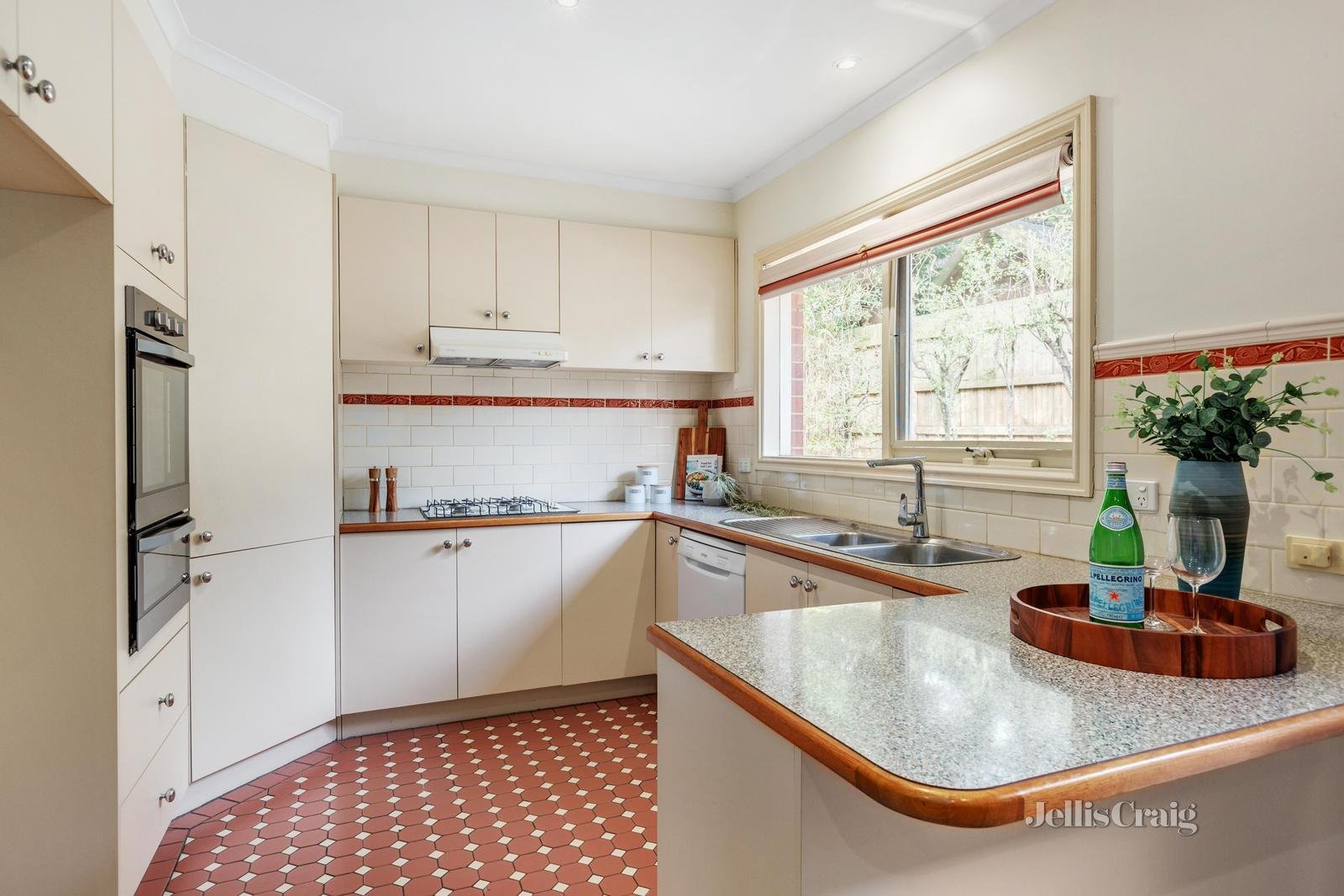1A Cherry Court, Mitcham image 8